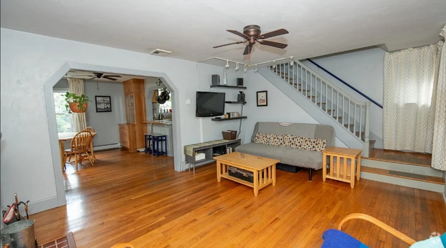 Building Photo - 422 Harper Ave Rental