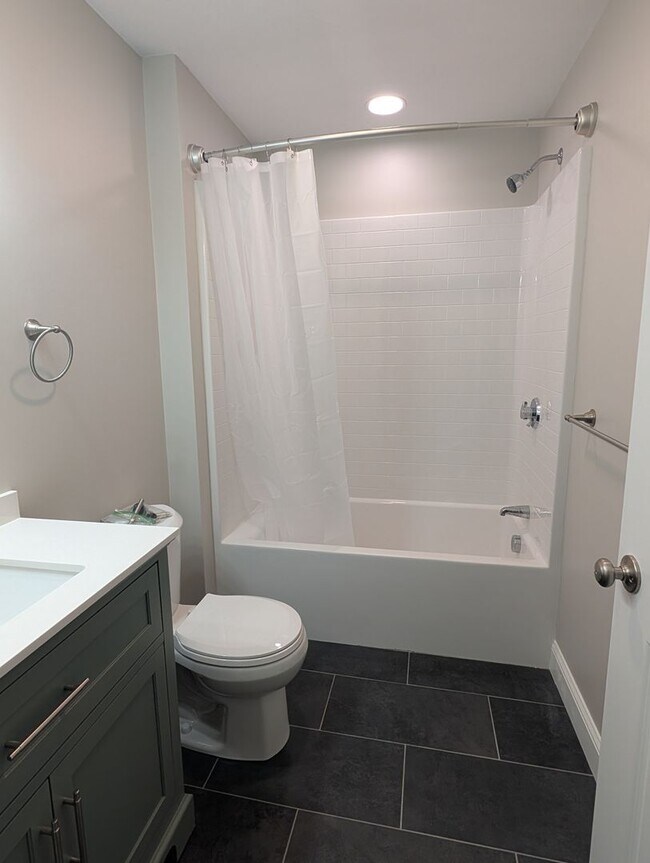 Photo - 398 Sutton St Unidad B