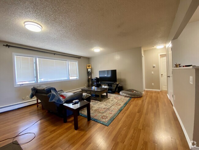 Building Photo - 917 E 46th Ct Unit B Rental