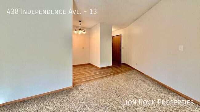 Photo - 438 Independence Ave N Unidad 13