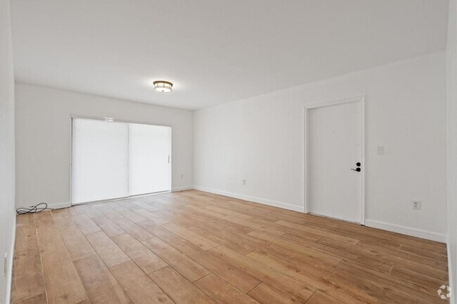 Building Photo - 7831 SW 56th St Unit 112B Rental