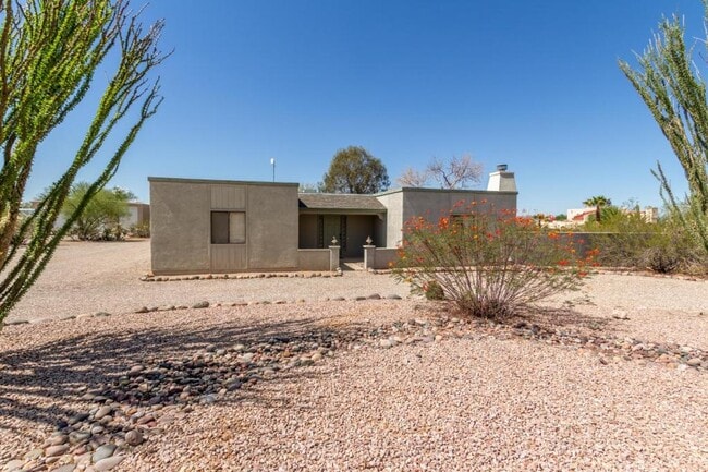 Building Photo - 7880 S Ave De Pina