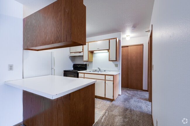 Magnolia - 3BR, 1.5BA - 1350SF - Kitchen - Autumn Hills Apartments