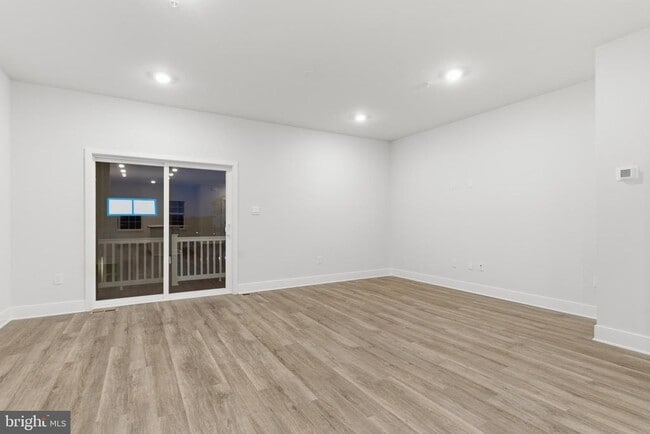 Photo - 5221 Manor Park Dr