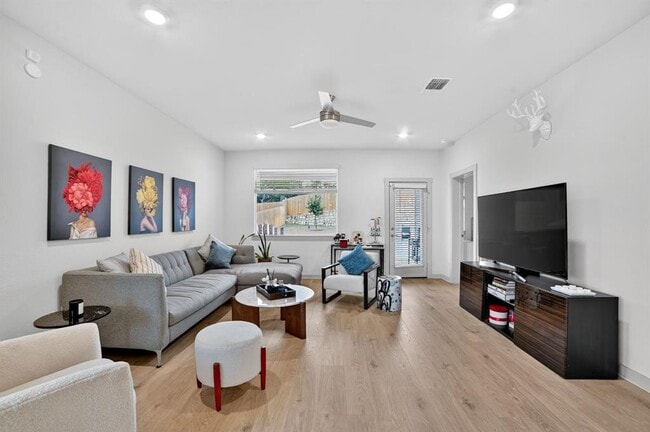 Photo - 2413 Tucker Ln