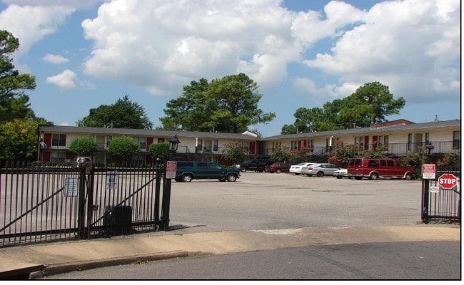 Photo - Maureen Manor Apartments