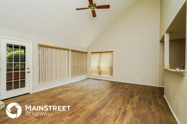 1617 Palisades Dr