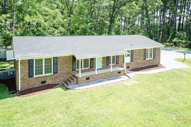 Building Photo - Amazing Home in Butner!