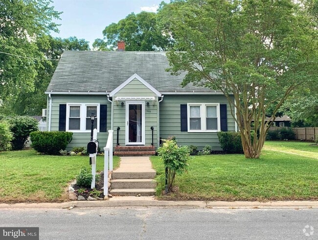 Building Photo - 1009 Tyler Ave Rental