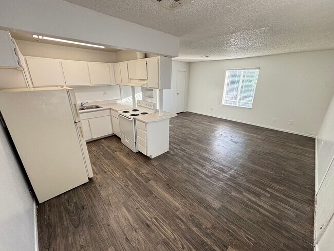 Photo - 147 Westminster Way Unidad 1