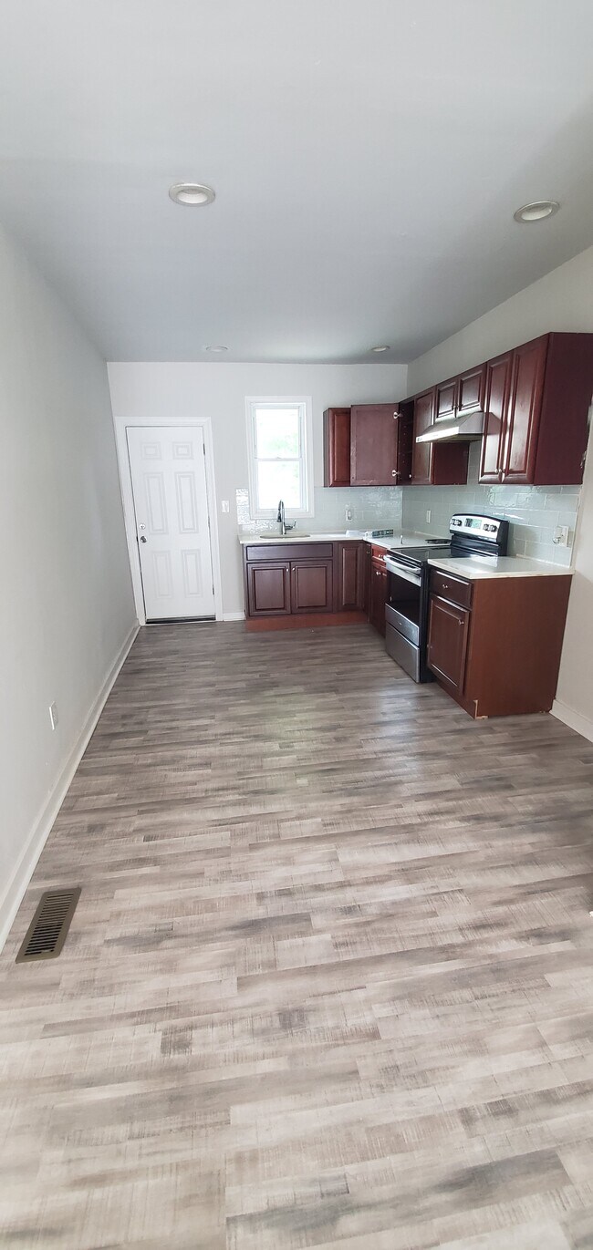 Photo - 2353 N Woodstock St