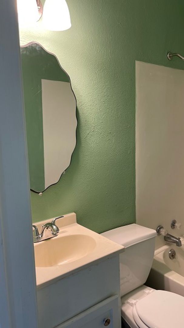 Photo - 916 Cason St