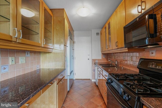 Photo - 10401 Grosvenor Pl Unit 904