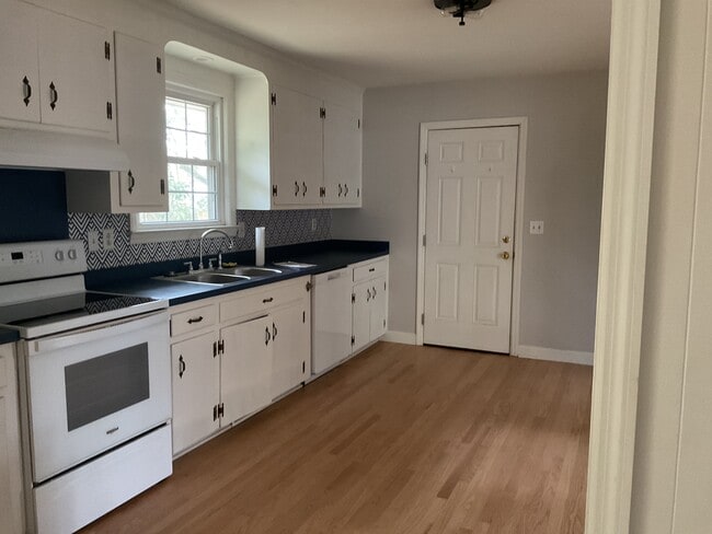 Photo - 1395 W Lenevar Dr