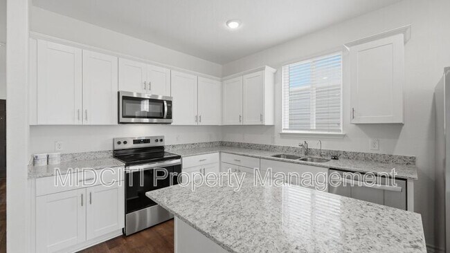 Photo - 956 Heartseed Ave