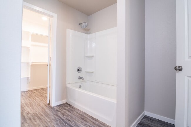 Photo - 1926 Langford Ave Unit Willowbend - 1926 Langford Ave  B