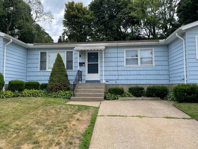 Building Photo - 637 W 25th St Rental
