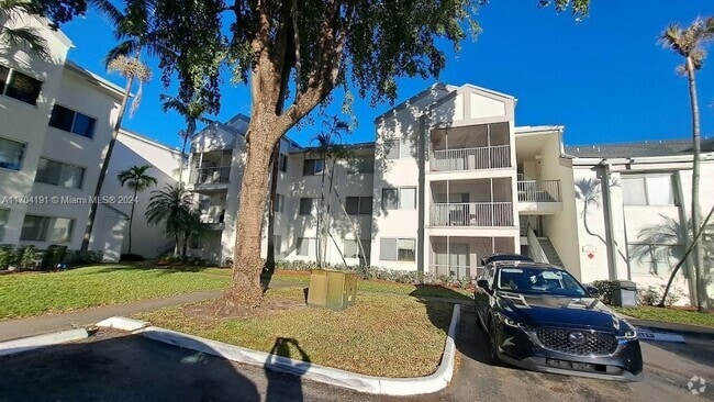 Building Photo - 5672 Rock Island Rd Unit 268 Rental