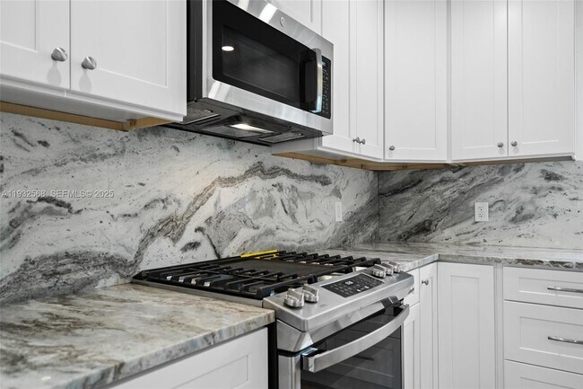 Photo - 251 SE 7th St