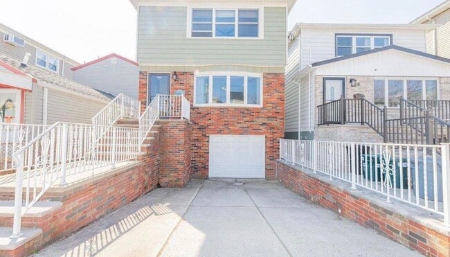 Building Photo - 108 Evergreen St Unit 2