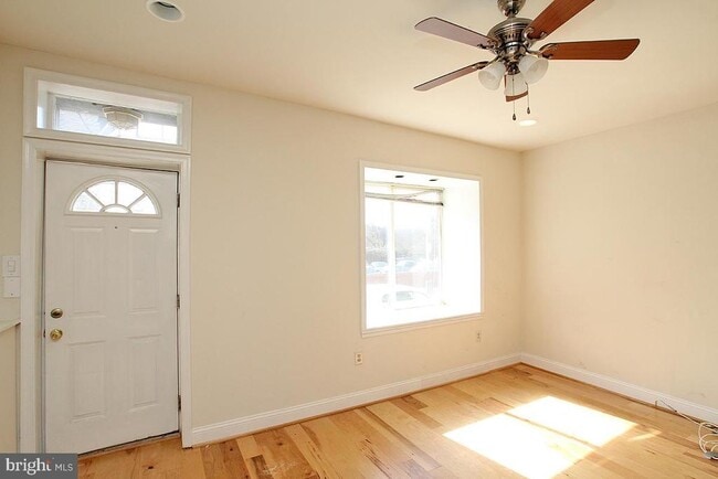 Building Photo - 4713 Umbria St Rental