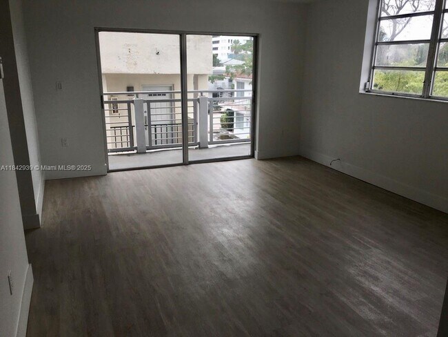 Photo - 716 Michigan Ave Unit 305