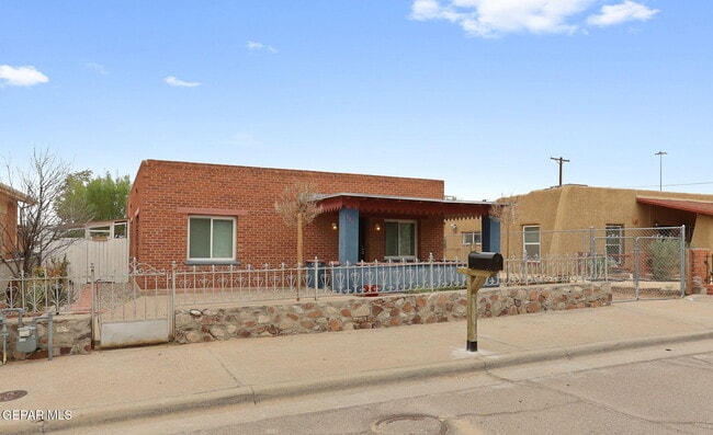 Photo - 325 Vista Hill Dr