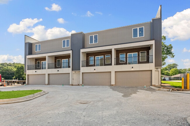 Building Photo - The Luxury Flats on Razorback