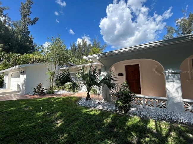 Building Photo - 115 Rio De Paz