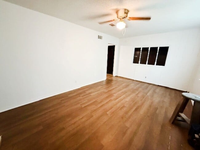 Building Photo - Home for Rent in Little Rock!