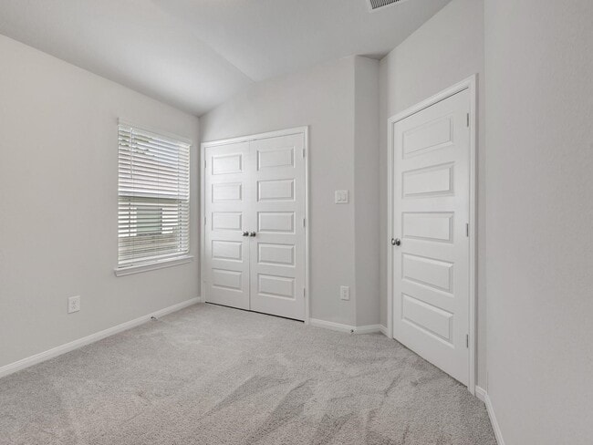 Building Photo - 18738 Timber Gln Dr