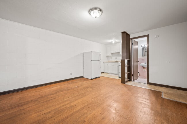 Photo - 60 Church St