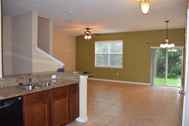 Photo - 1516 Scarlet Oak Loop Unit B