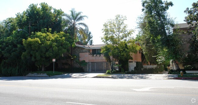 14332 Riverside Drive,