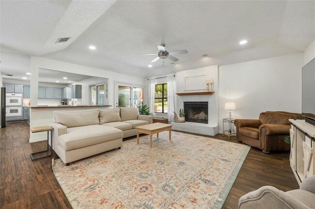 Photo - 118 Copperleaf Rd