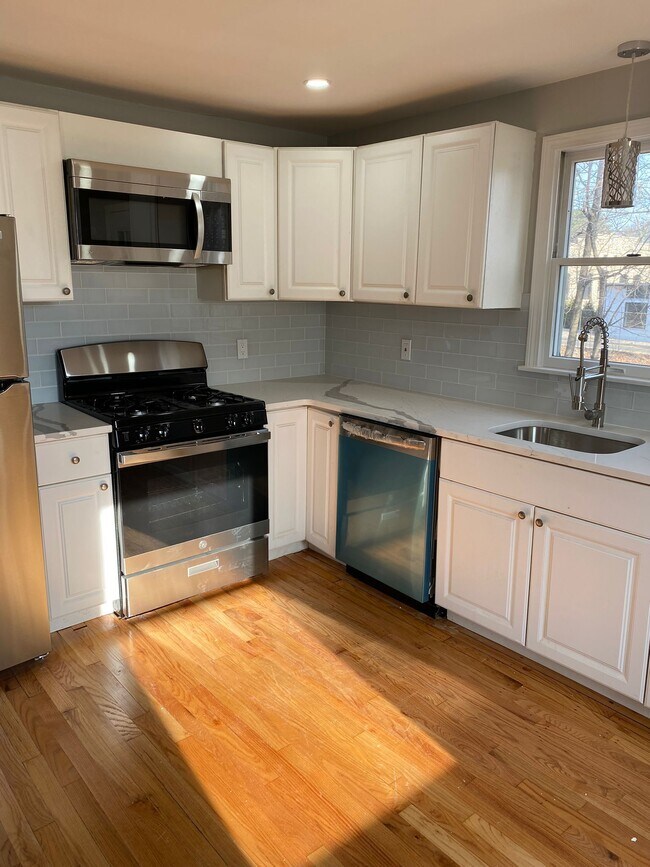 Photo - 123 Angell St