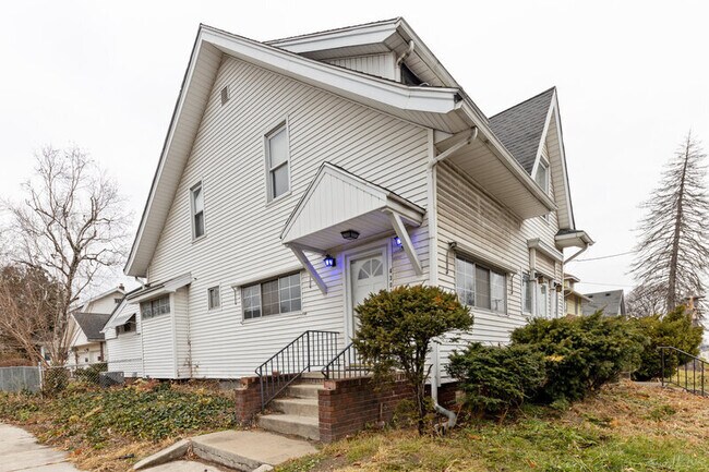 Photo - 4301 Douglas Rd Unit 2