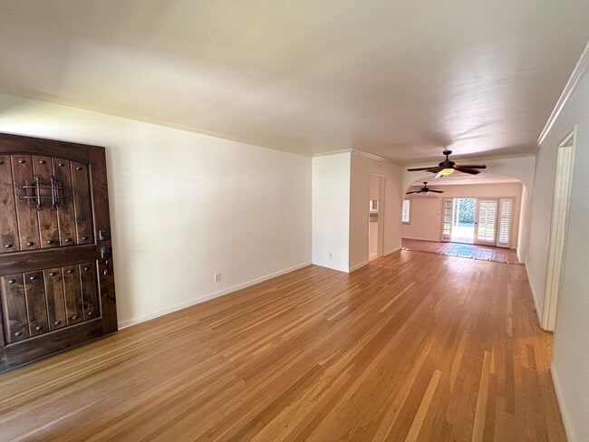 Photo - 2 Bedroom home located in Long Beach now available!
