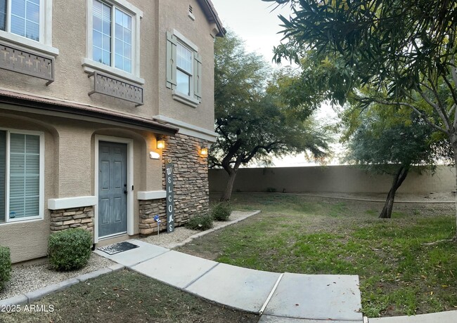 Photo - 1321 S Owl Dr Townhome