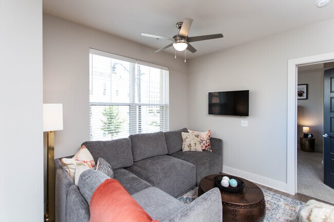2BR, 2BA - 1,031-1,089 SF - Stevie