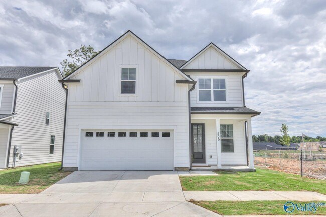 Photo - 500 Ovl Ave NW