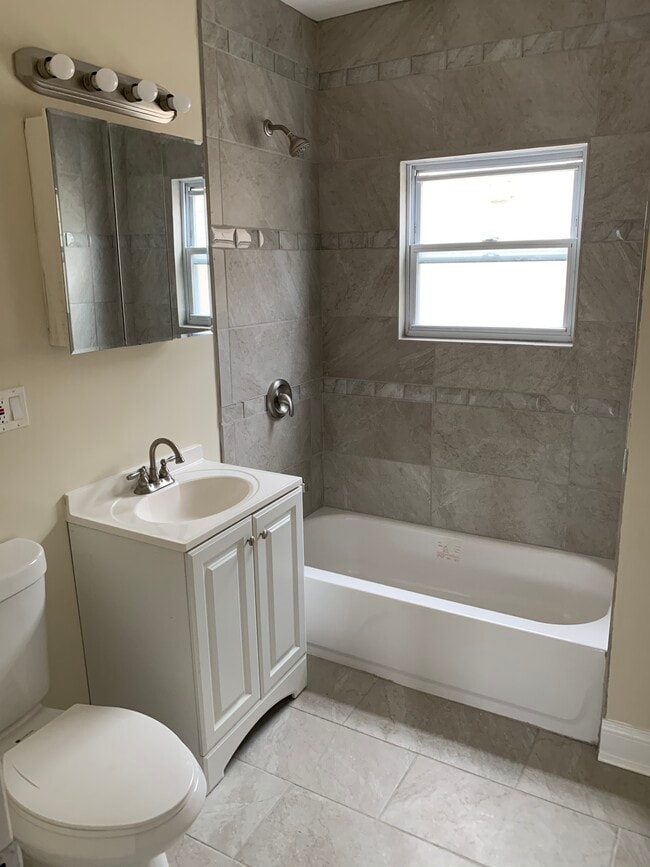 Photo - 4118 N Austin Ave Unit 2