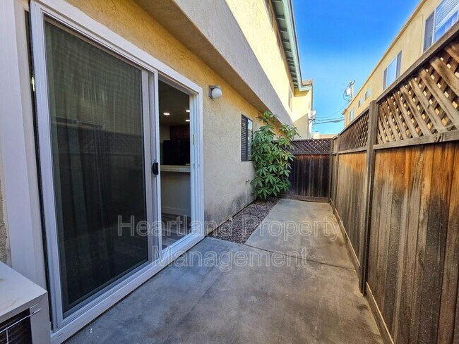 Photo - 4166 Monroe Ave Unidad #2