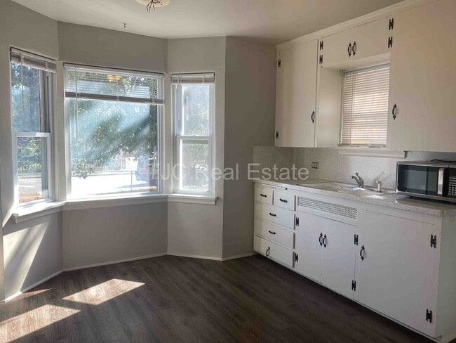 Building Photo - 1795 Ulster St Rental