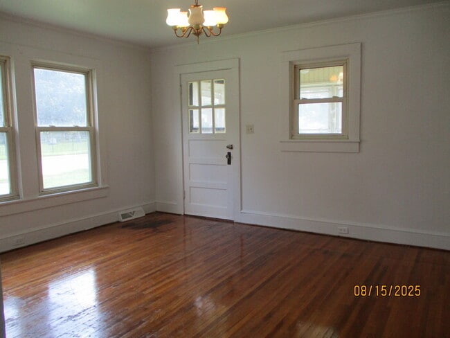 Photo - 809 W C St