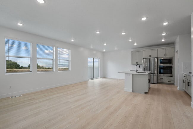 Photo - 38 S Lunar Wy