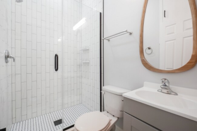 Building Photo - 604 N Eutaw St Unit 3 Rental