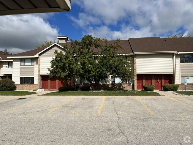 Building Photo - Oak Terrace Apartments