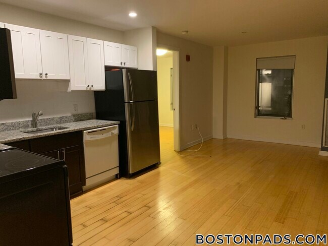 40 Boylston St Unit 607