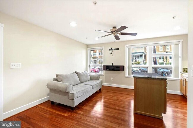 Photo - 610 Jefferson St NW Unidad 101